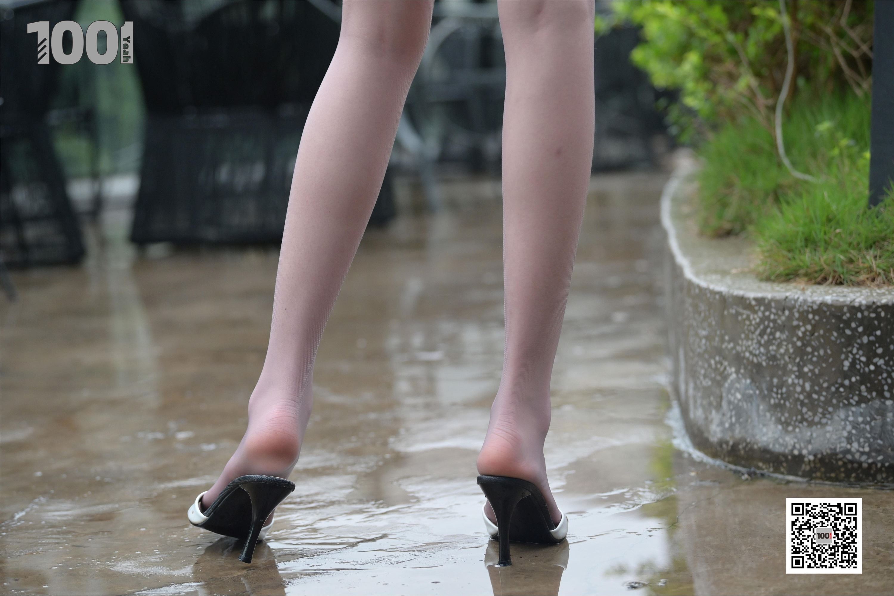 IESS异思趣向  一千零一夜《雨中漫步4》